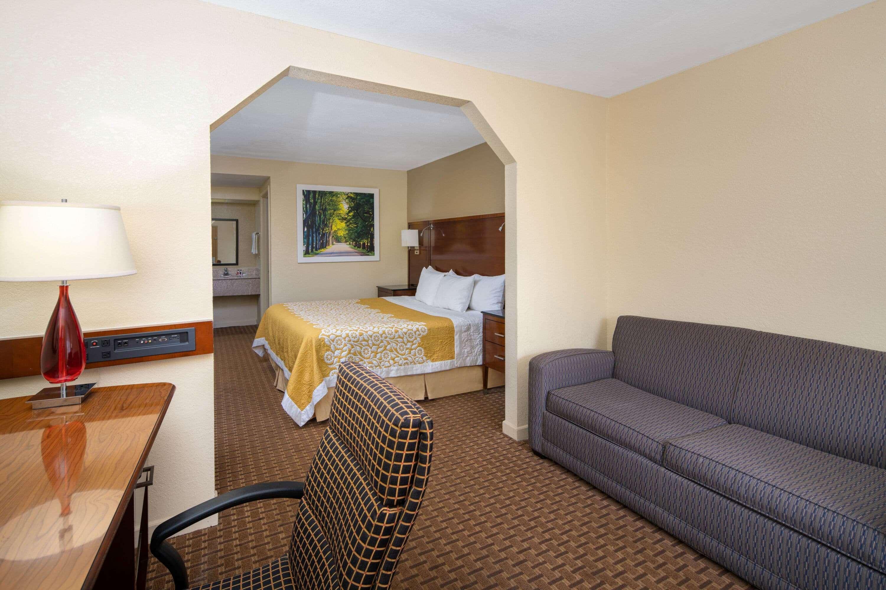 Days Inn By Wyndham Thomaston Экстерьер фото